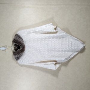 05W03 Talbots cream wool blend poncho w/faux fur trim M/L NWT